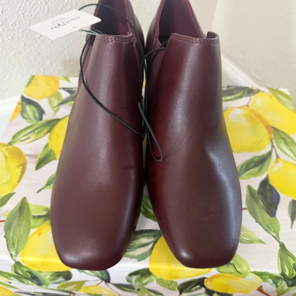East 5th Burgundy Classic Modest Ankle Fall Boots Professional Block Heel 9.5W